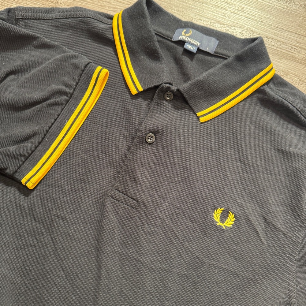 Fred Perry Polo Shirt Mens L Black Yellow 100% Cotton Knit Pique M1200 Proud